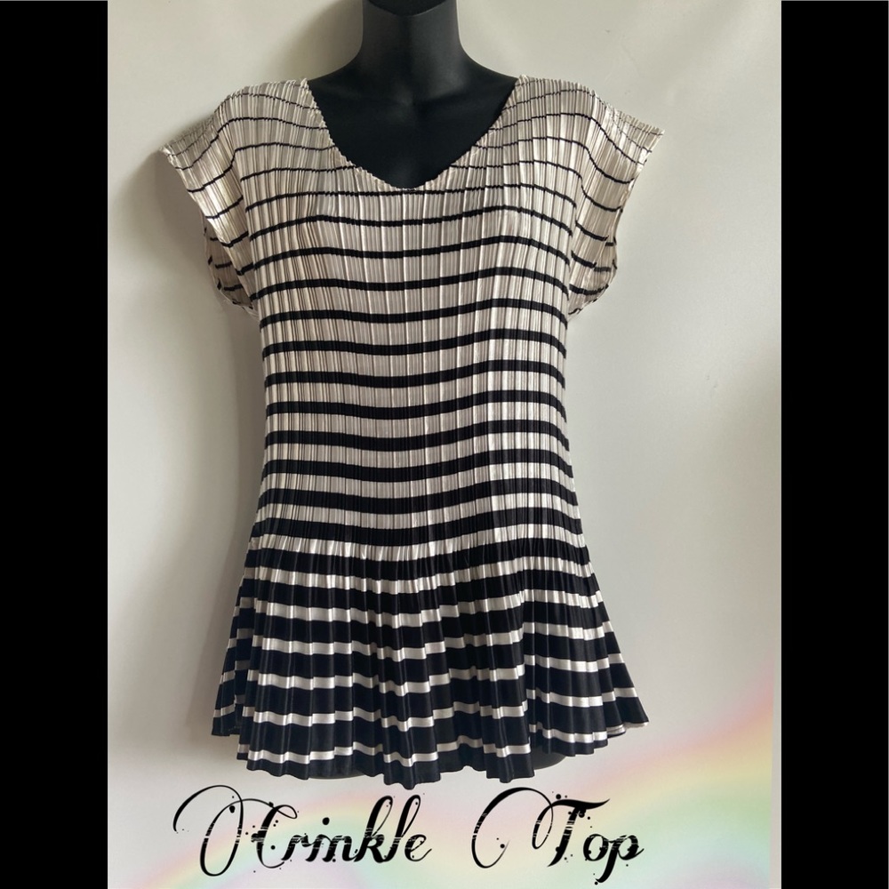 Dressbarn black/white Crinkle Top